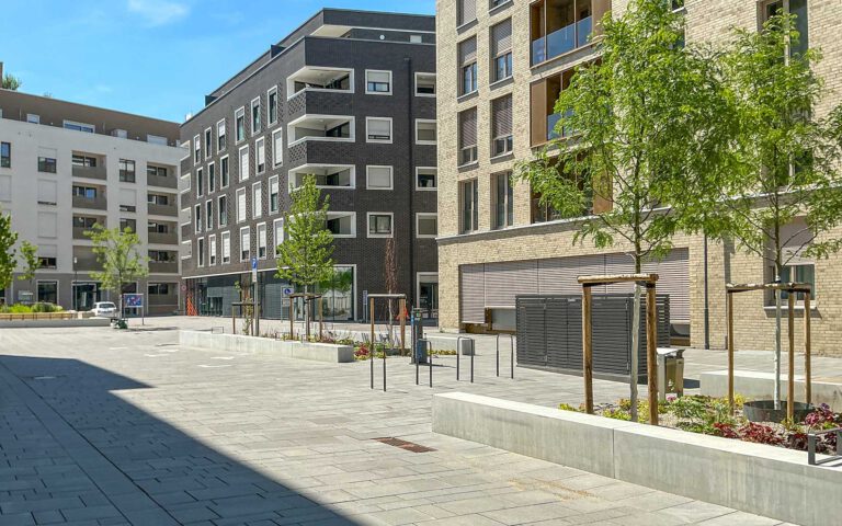 Bachmannstraße Ulm: hohe Aufenthaltsqualität mit Sitzplätzen & Grün